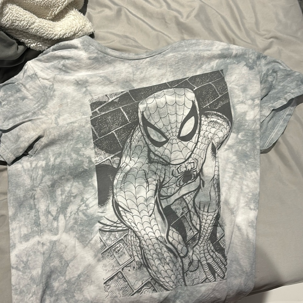unisex spiderman gray tee